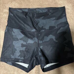 XS Prana Black Camouflage Shorts